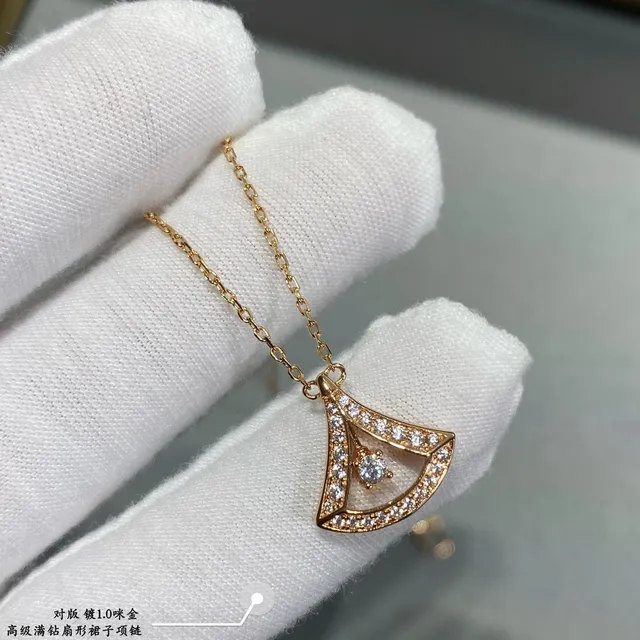 Fan-Shaped Pavé Diamond Pendant Necklace 5