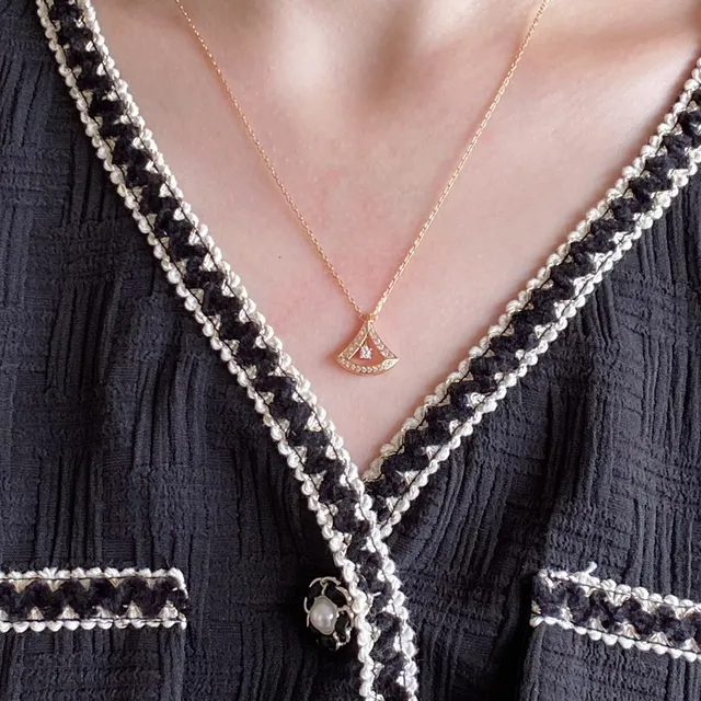 Fan-Shaped Pavé Diamond Pendant Necklace 8