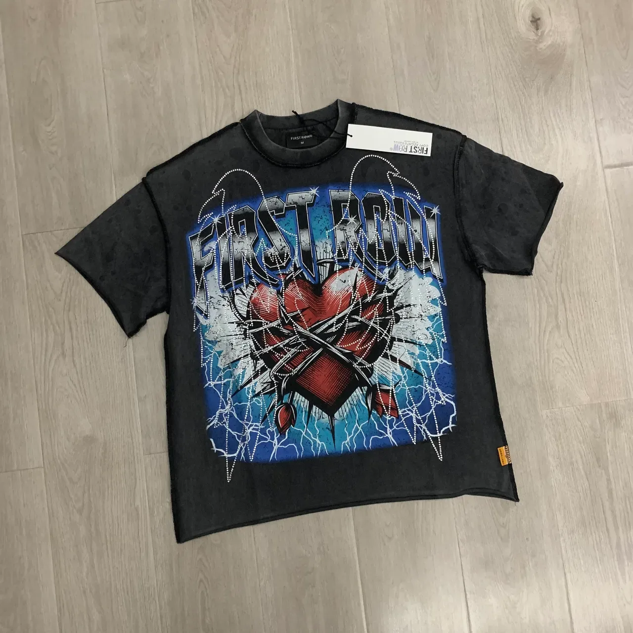 FIRST ROW Graphic-Print Acid-Wash Distressed T-Shirt 5