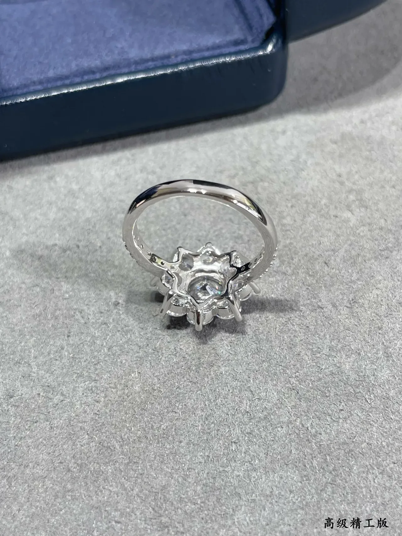 Floral Cluster Multi-Stone Round-Cut Prong-Set Ring 4
