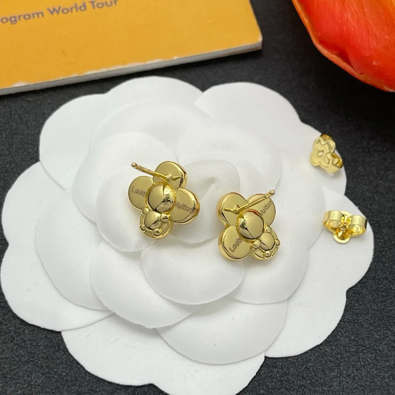 Flower-Shaped Pavé-Set Two-Tone Stud Earrings 2