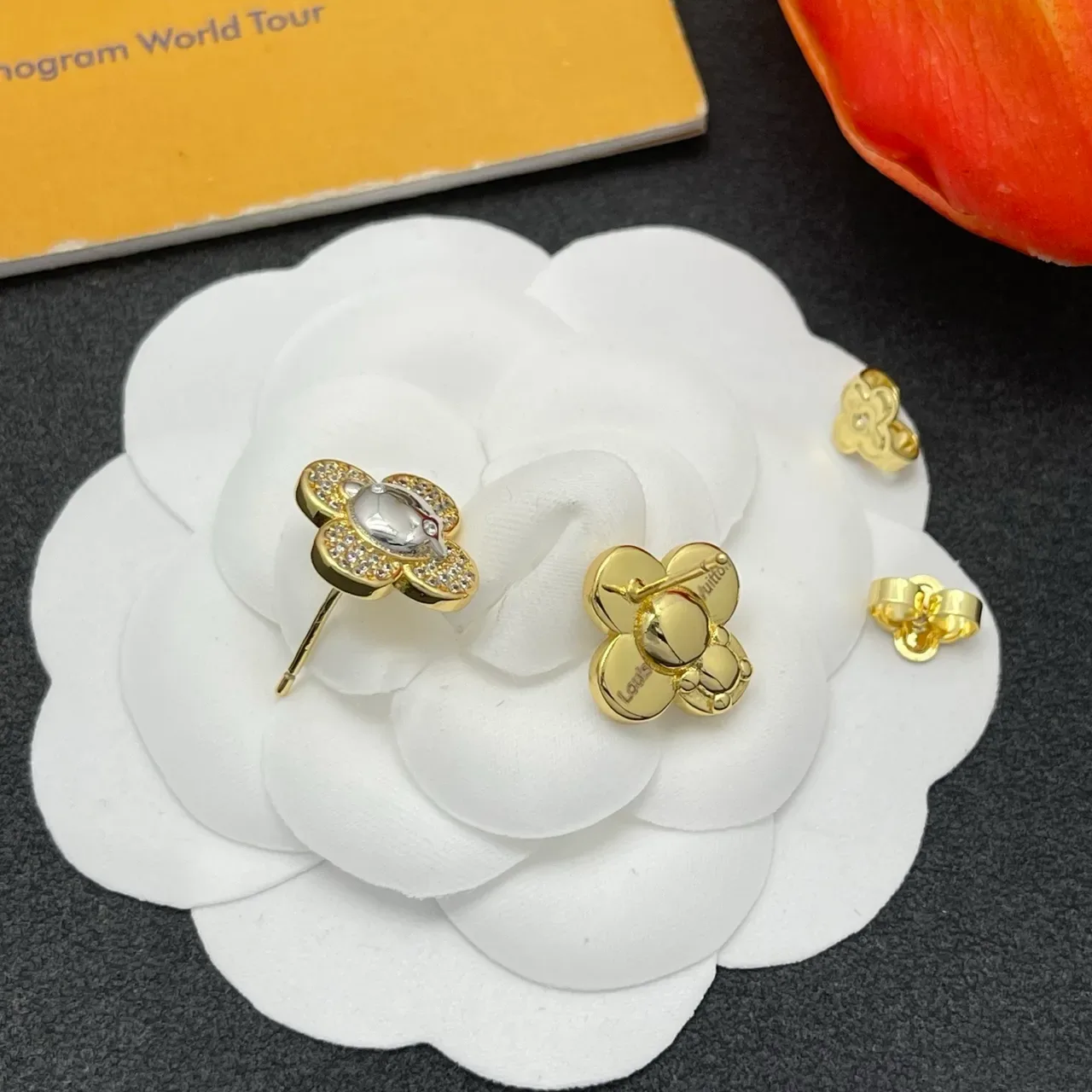 Flower-Shaped Pavé-Set Two-Tone Stud Earrings 4
