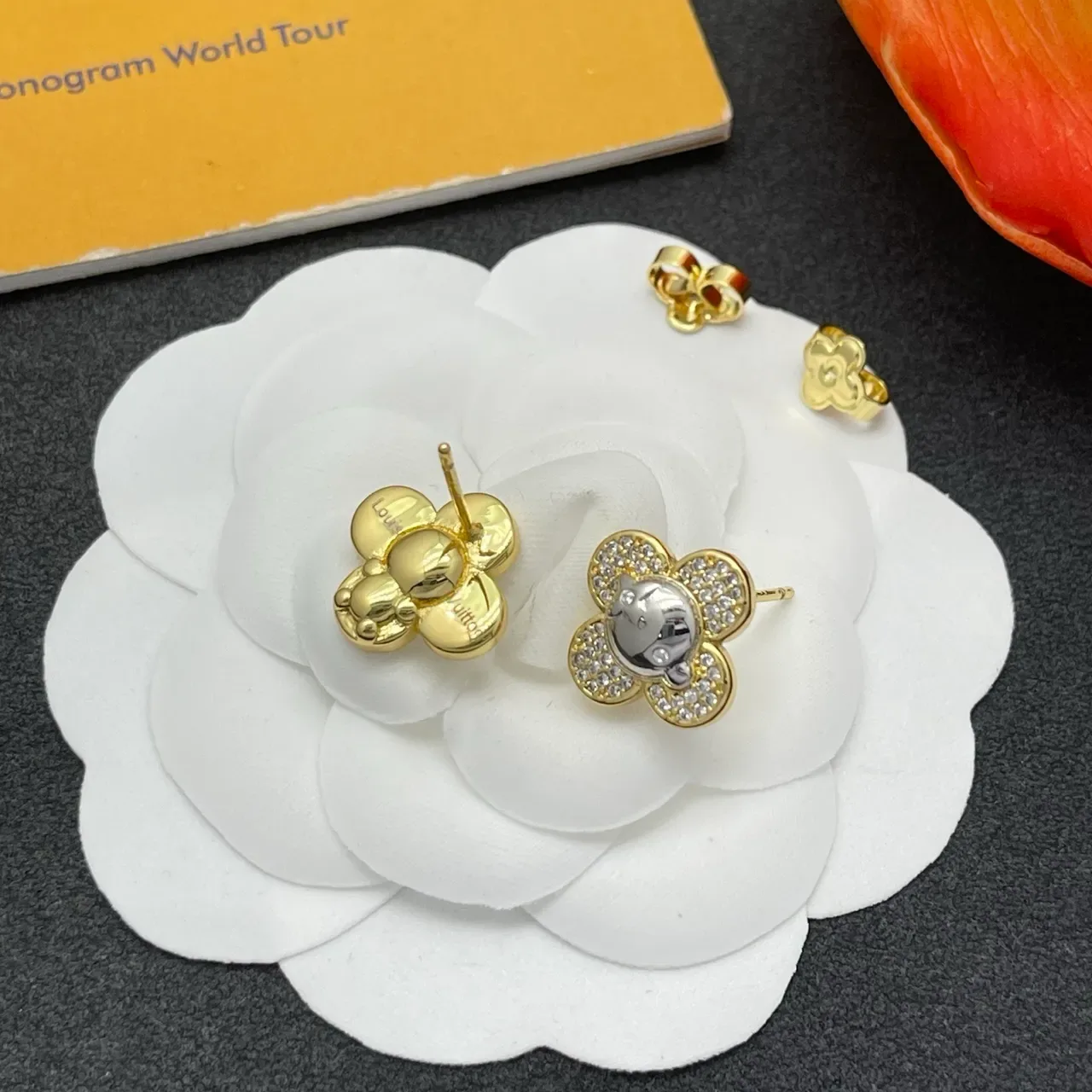 Flower-Shaped Pavé-Set Two-Tone Stud Earrings 5