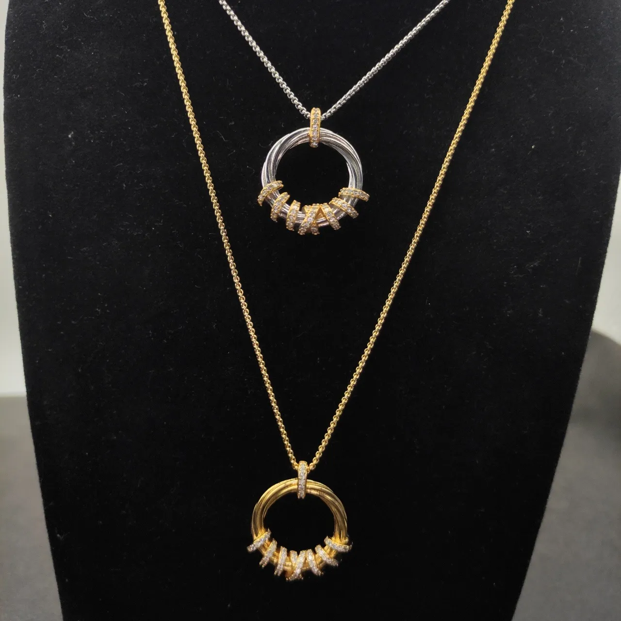 Gold and Silver Double Ring Twisted Wire Pendant Necklaces 9