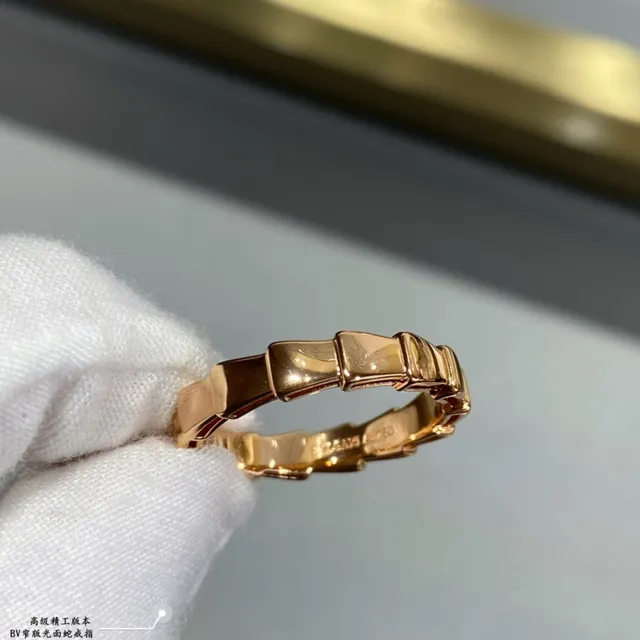 Gold and Silver Segmented Faceted Band Rings 4