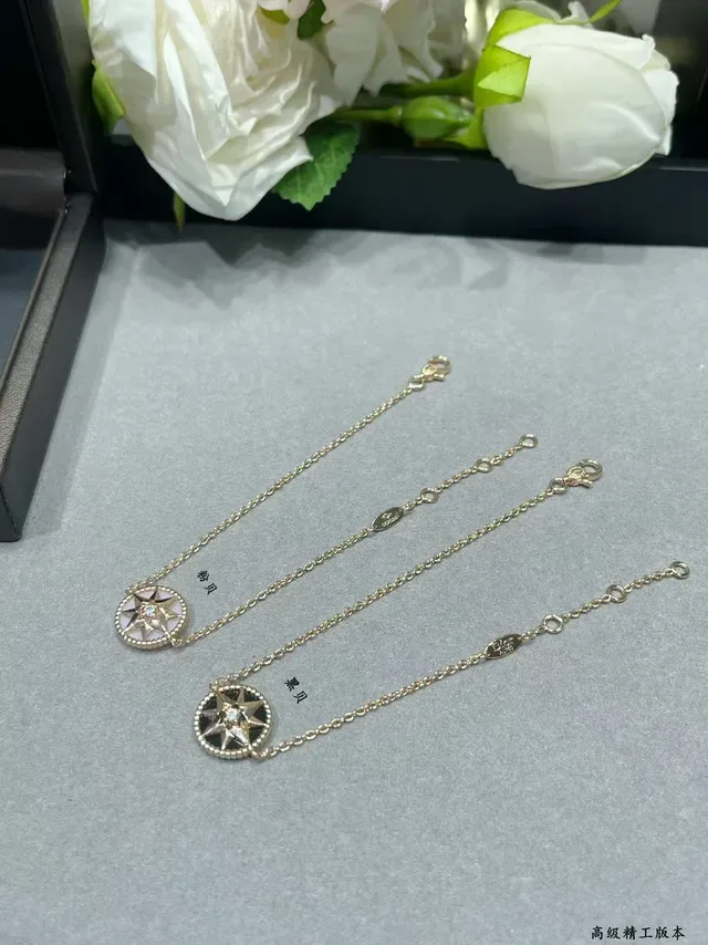 Gold Black Chain Compass Star Pendant Necklace 3