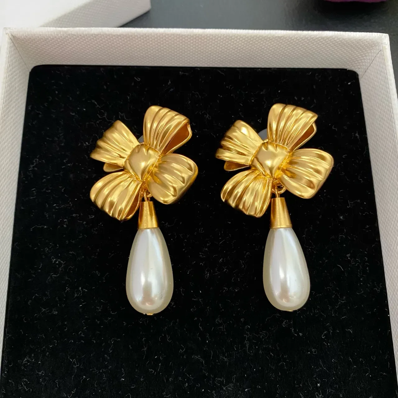 Gold Bow Motif Teardrop Dangle Earrings 8