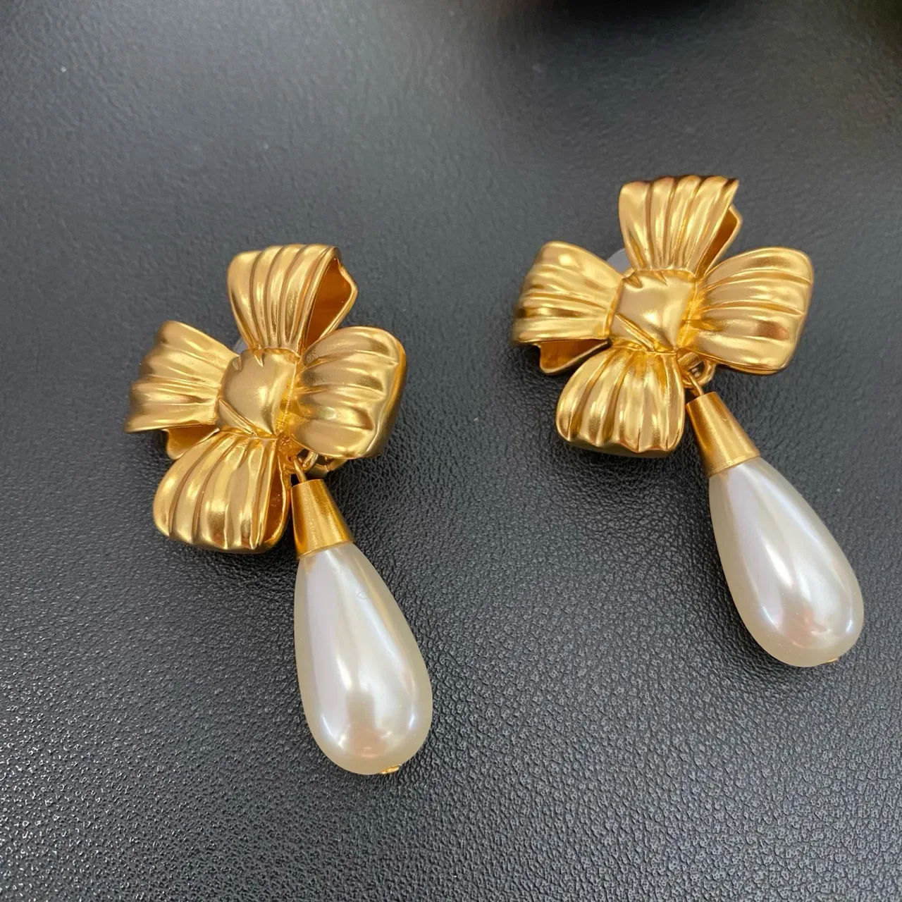 Gold Bow Motif Teardrop Dangle Earrings 9