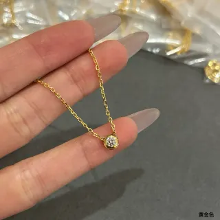 Chaîne en or pendentif à une seule pierre en bezel collier