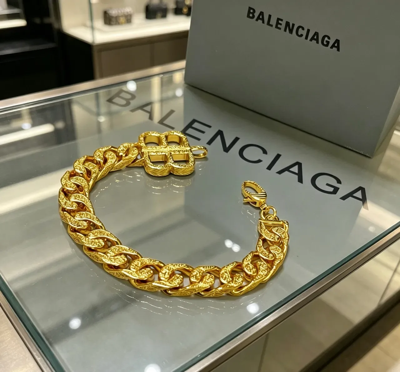 Gold Chunky Curb-Link Chain Textured Surface Finish Bracelet 9