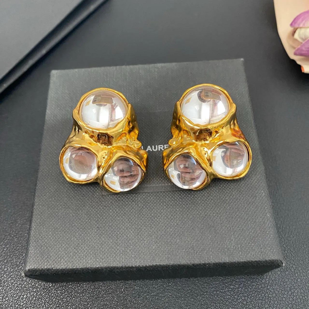 Gold Green Textured Metal Three-Cabochon Cluster Ring 5