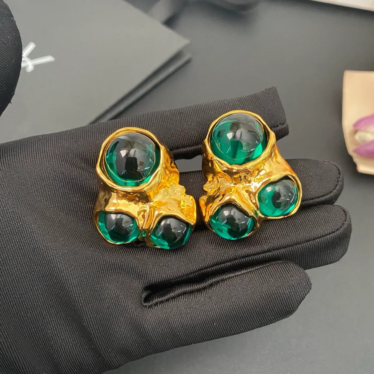 Gold Green Textured Metal Three-Cabochon Cluster Ring 7