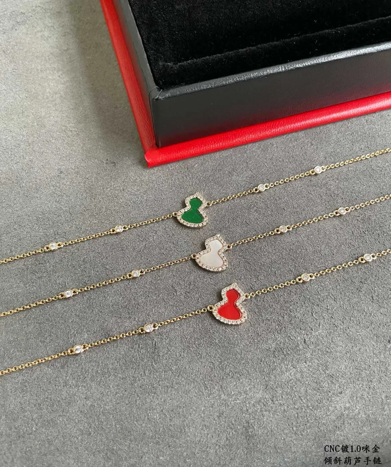 Gold Multicolor Chain Gourd-Shaped Pendant Bracelet 1
