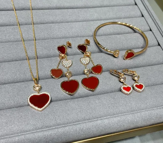 Gold Red Flower-Shaped Pendants Necklace 3