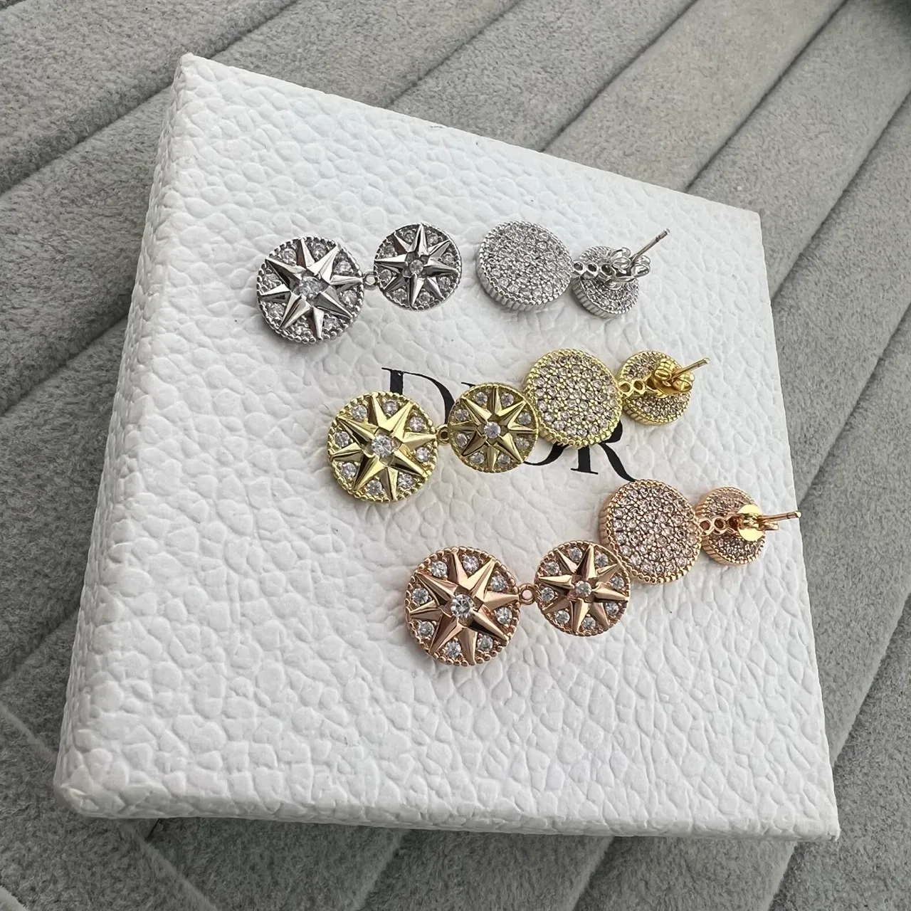 Gold Silver Compass-Star Motif Pavé Crystal Setting Earrings 5