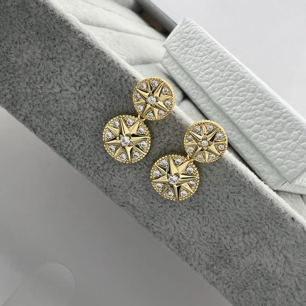 Gold Silver Compass-Star Motif Pavé Crystal Setting Earrings 6