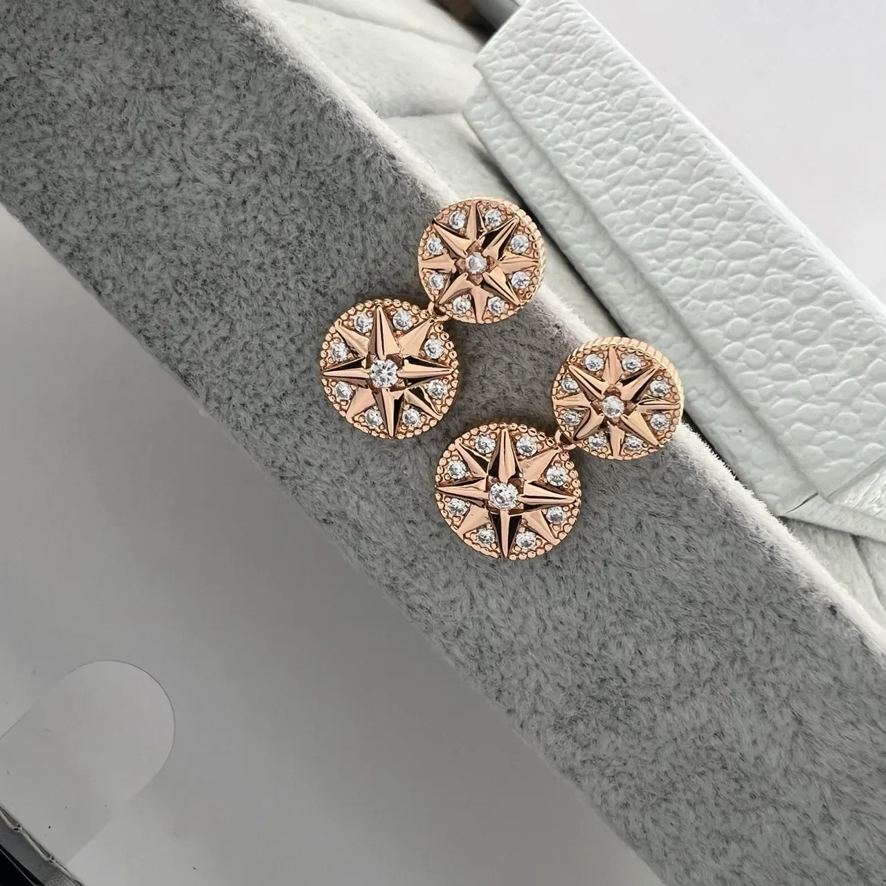 Gold Silver Compass-Star Motif Pavé Crystal Setting Earrings 7