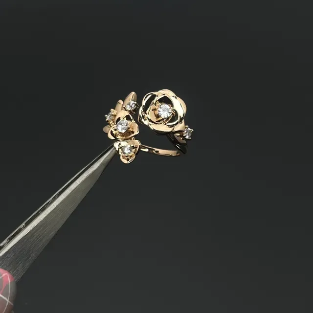 Gold Silver Floral Motif Pavé-Set Stones Ring 3