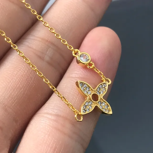 Gold Silver Four-Petal Flower Pendant Pavé-Set Stones Necklace 4