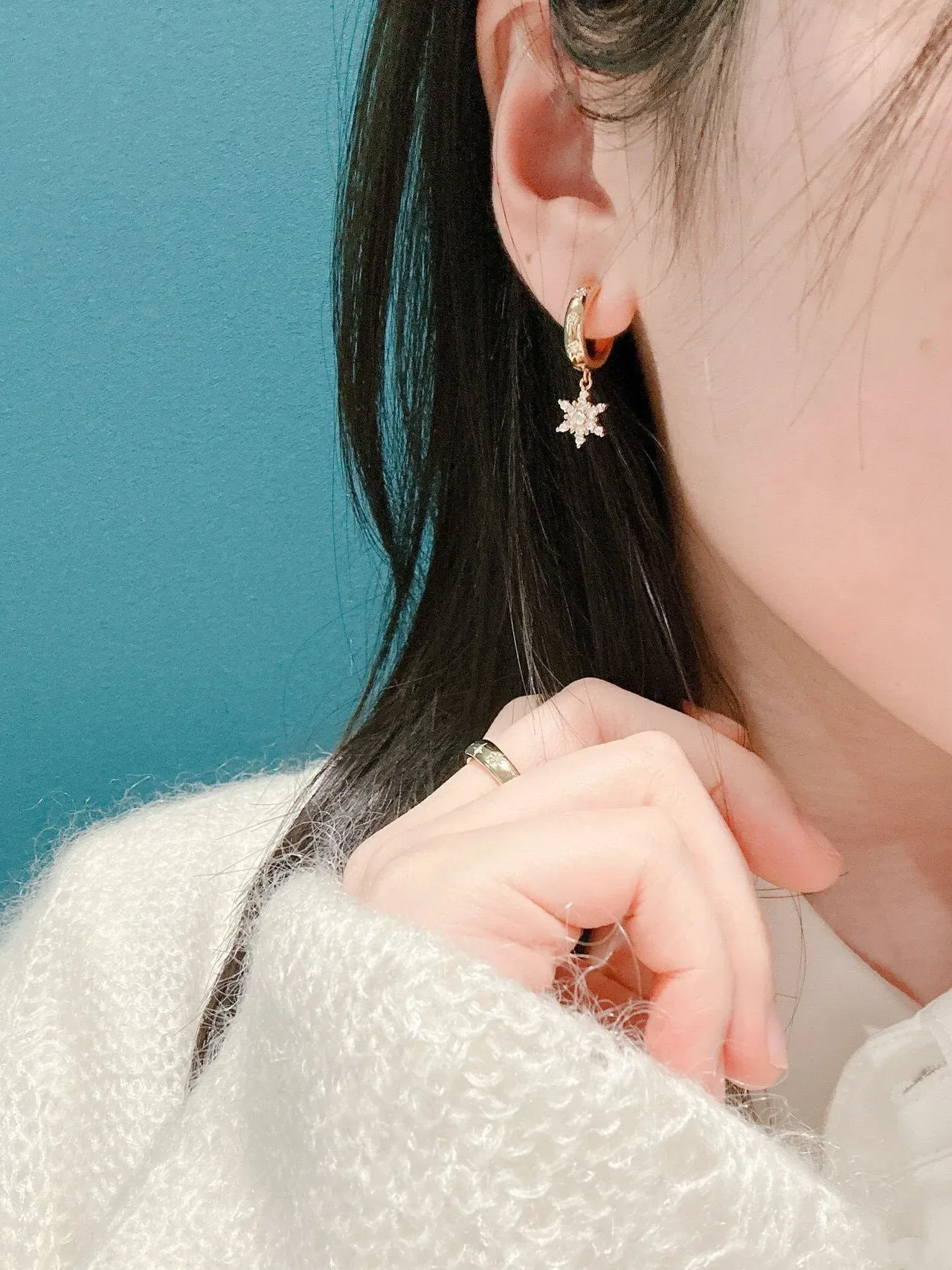 Gold Silver Huggie Hoops Paved Crystal Snowflake Charms Earrings 2