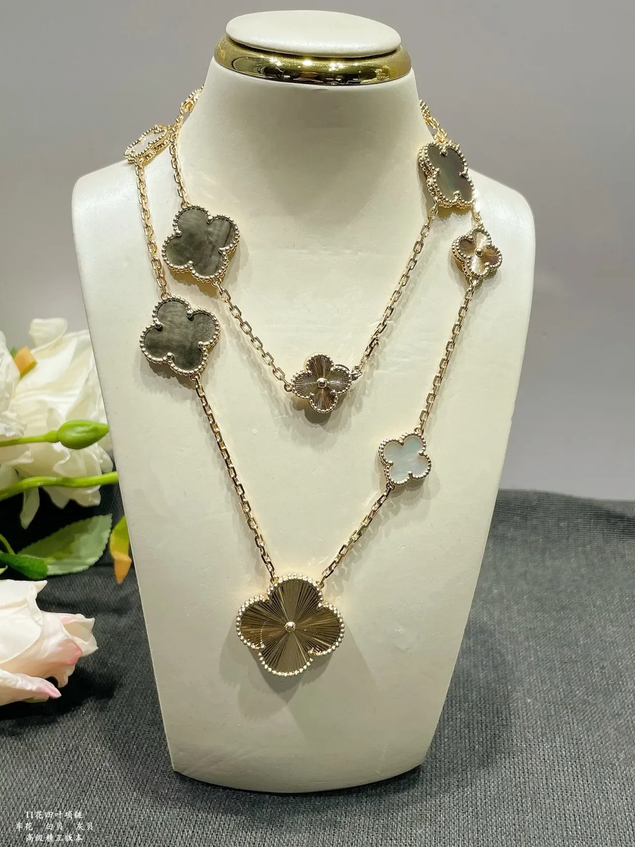 Gold White Chain Five Clover Pendants Necklace 7