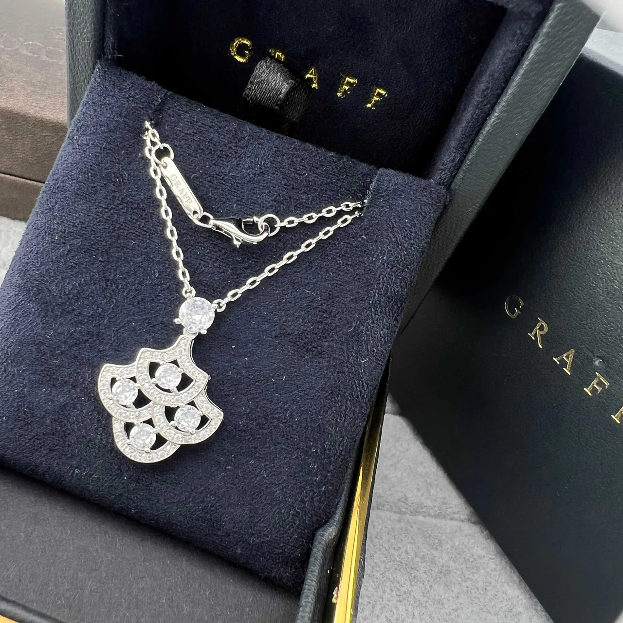 Graff Fan Motif Diamond Pendant Necklace 3