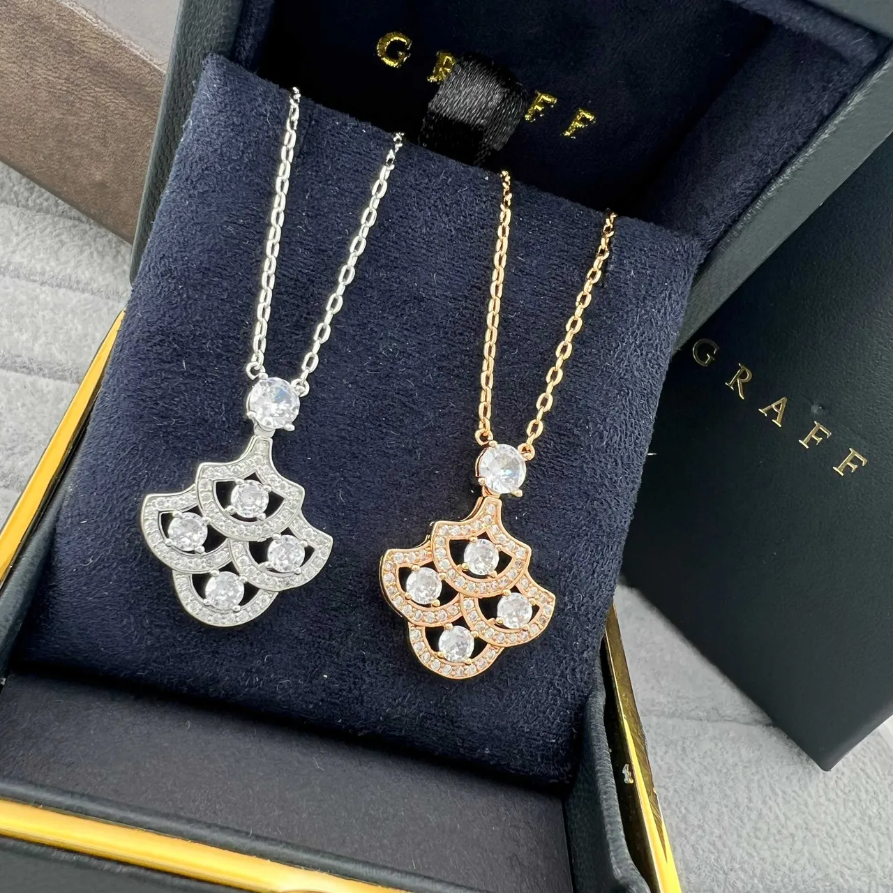 Graff Fan Motif Diamond Pendant Necklace 5