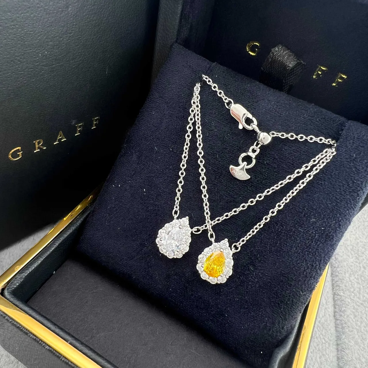 Graff Silver Yellow Pear-Shaped Gemstone Halo-Set Diamonds Necklace 7
