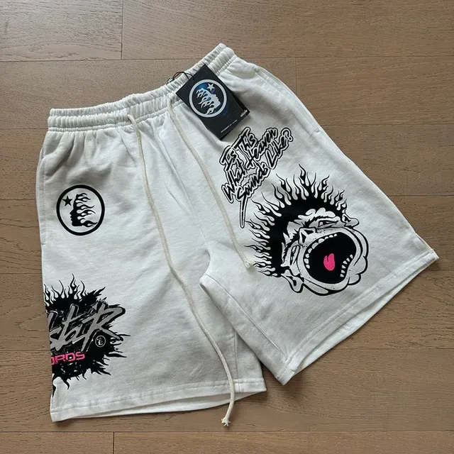 Graphic-Print Drawstring-Waist Oversized Shorts 20