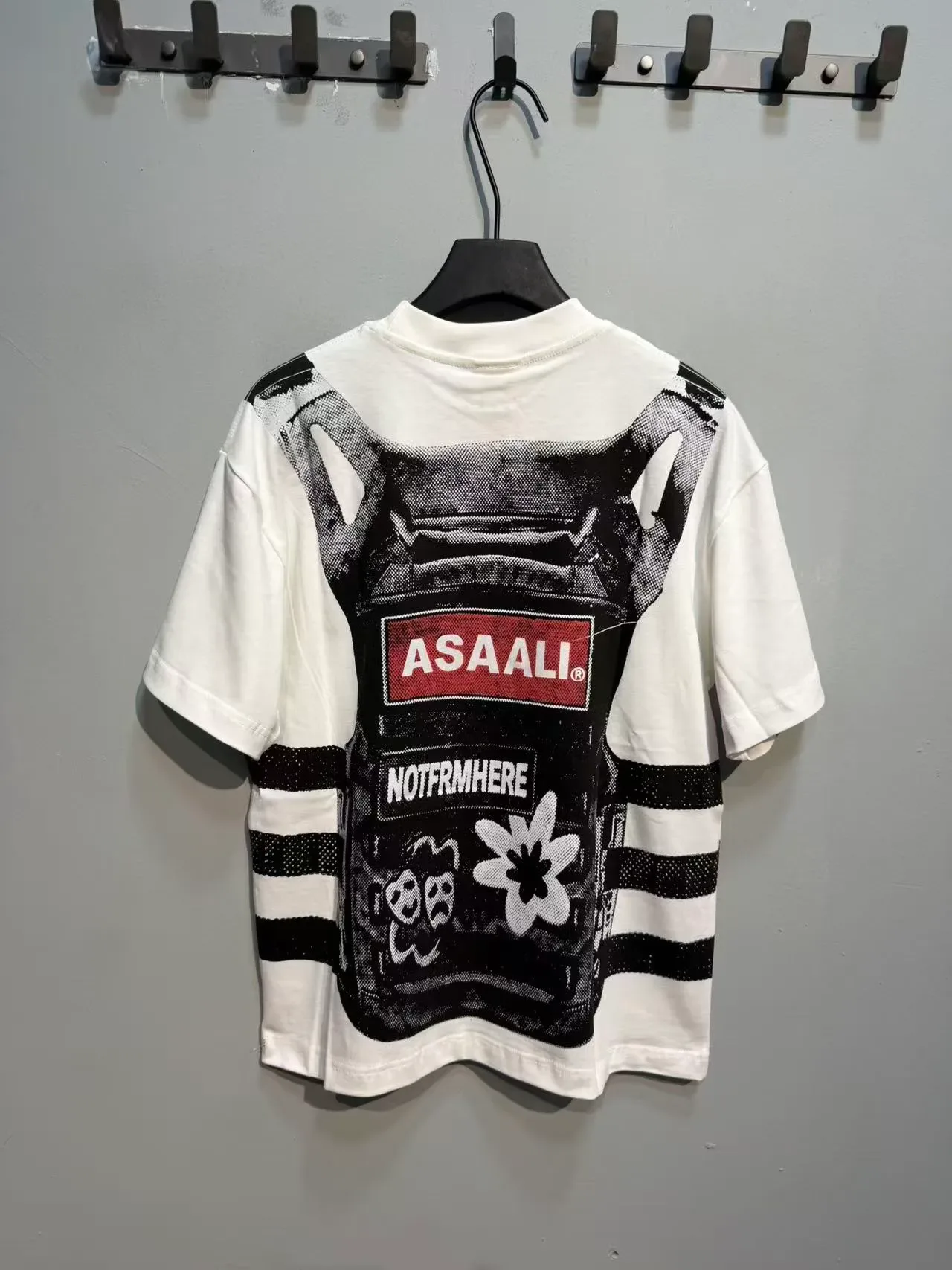 Graphic-Print Oversized Tactical Vest Motif T-Shirt 14