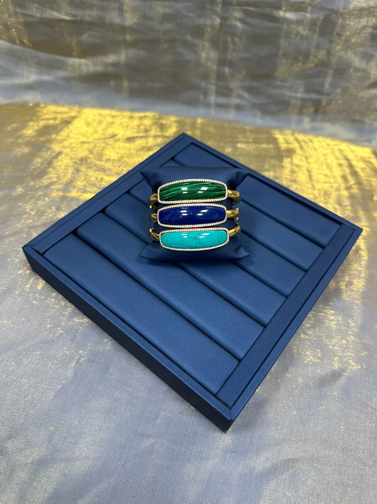 Green Malachite-Cabochon Pavé Diamond Border Gold-Tone Rigid Bangle Bracelet 7