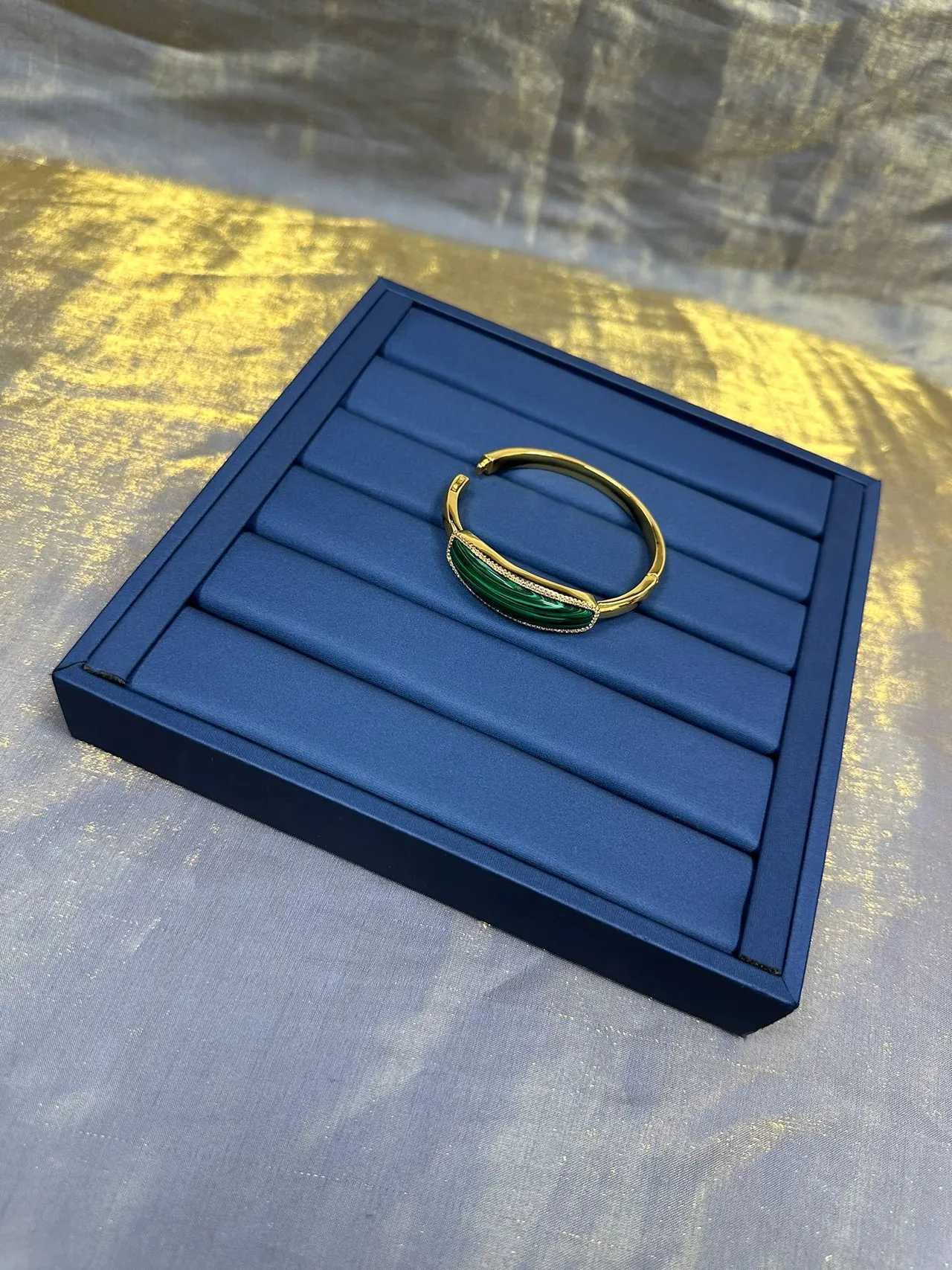 Green Malachite-Cabochon Pavé Diamond Border Gold-Tone Rigid Bangle Bracelet 8
