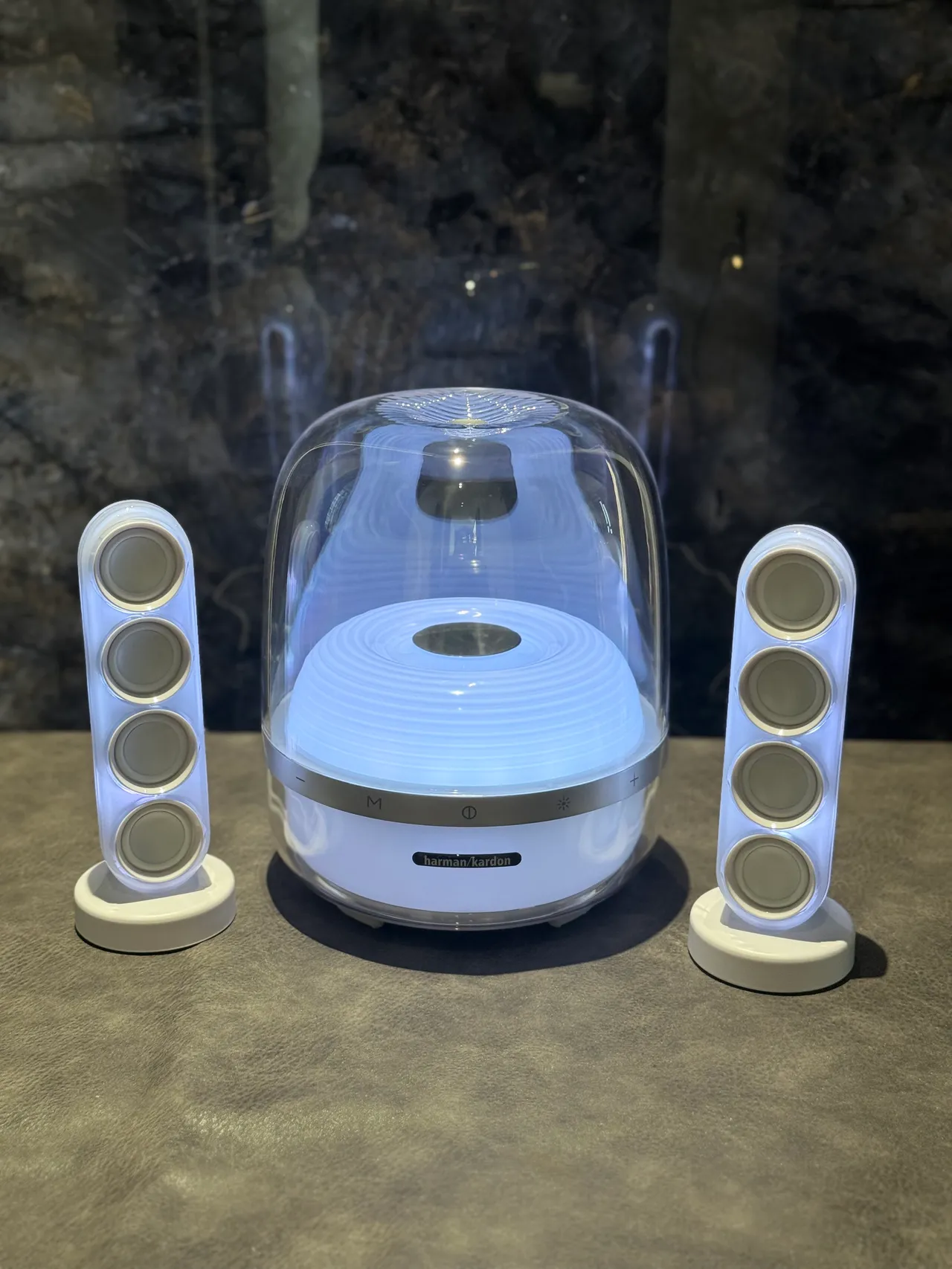 harman/kardon Blue Gold Transparent Dome Enclosure Illuminated Concentric-Ring Driver Portable Speaker 6