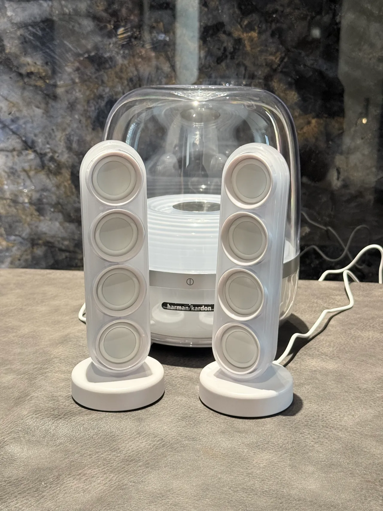 harman/kardon Blue Gold Transparent Dome Enclosure Illuminated Concentric-Ring Driver Portable Speaker 7