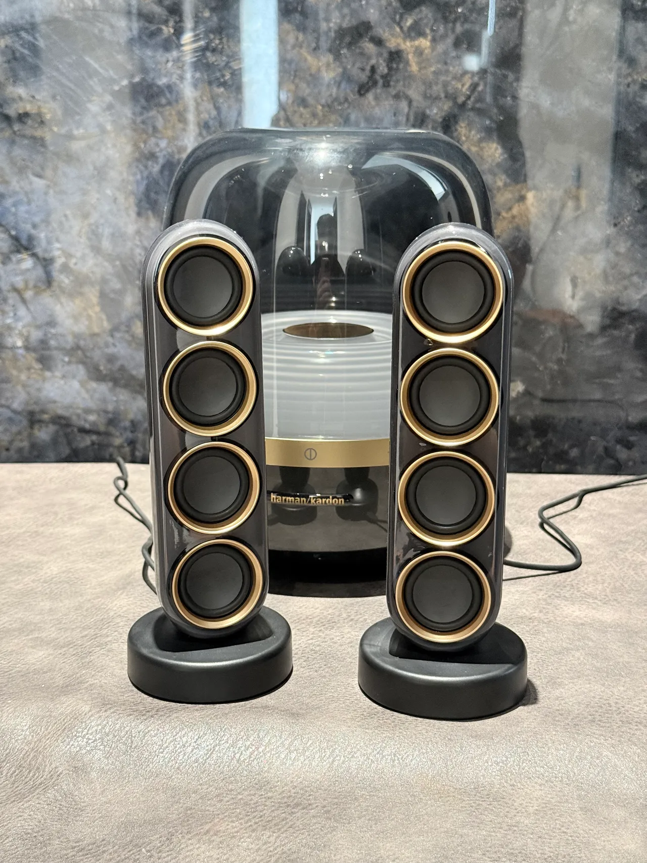 harman/kardon Blue Gold Transparent Dome Enclosure Illuminated Concentric-Ring Driver Portable Speaker 20