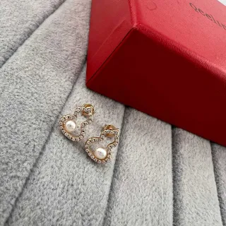 Heart-Shaped Pearl and Crystal Stud Earrings