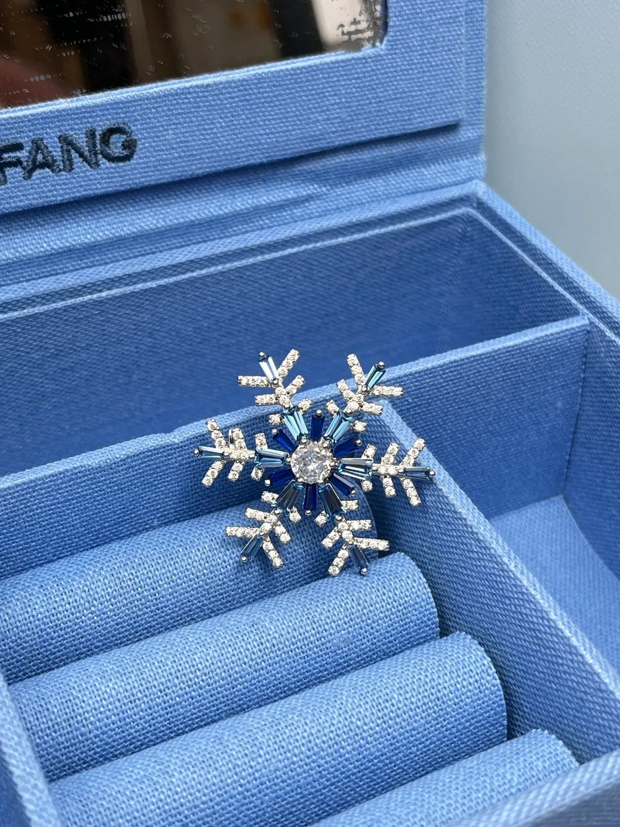 HEFANG Blue Silver Snowflake Silhouette Baguette-Cut Crystals Brooch 9