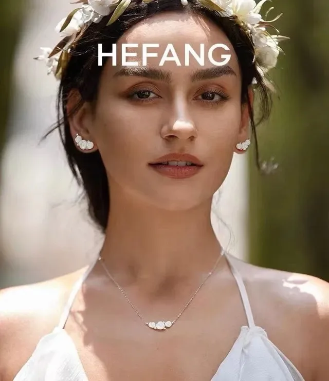 HEFANG Carved Shell Rose Crystal Bar Necklace 2