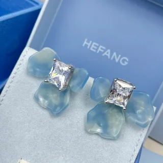 HEFANG Floral Resin and Square Crystal Stud Earrings