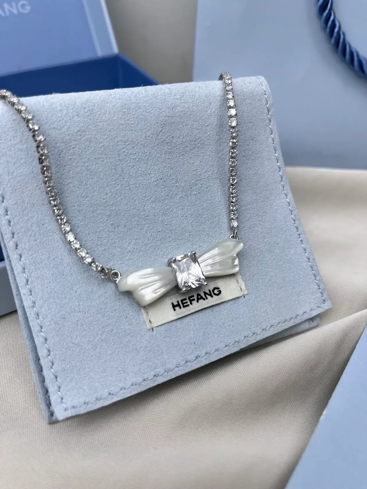 HEFANG Collier Chaîne Argent Blanc Cristaux Encrustés Nœud Nacre 7