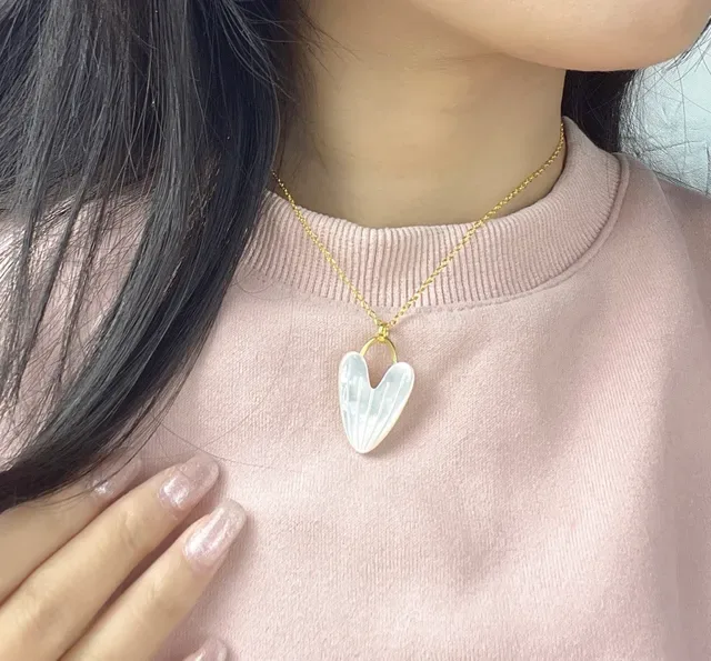 HEFANG White Gold Heart-Shaped Mother-of-Pearl Earrings 2
