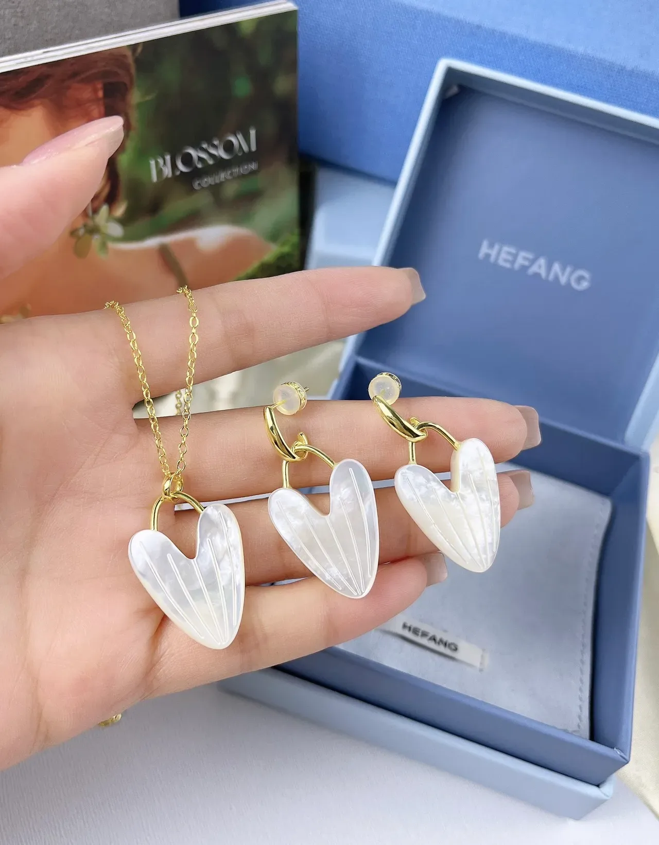 HEFANG White Gold Heart-Shaped Mother-of-Pearl Earrings 4