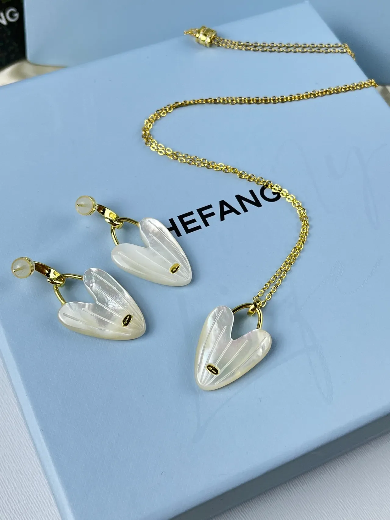 HEFANG White Gold Heart-Shaped Mother-of-Pearl Earrings 7