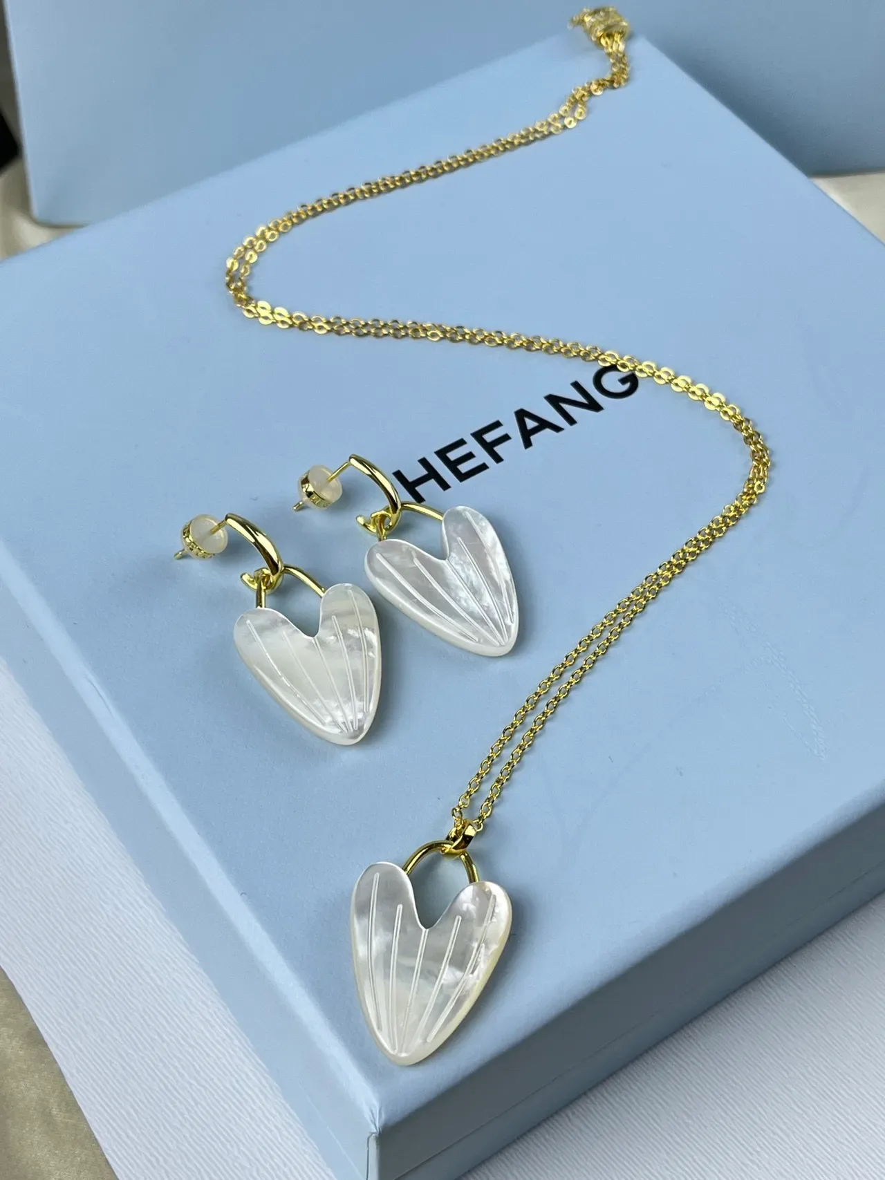 HEFANG White Gold Heart-Shaped Mother-of-Pearl Earrings 8