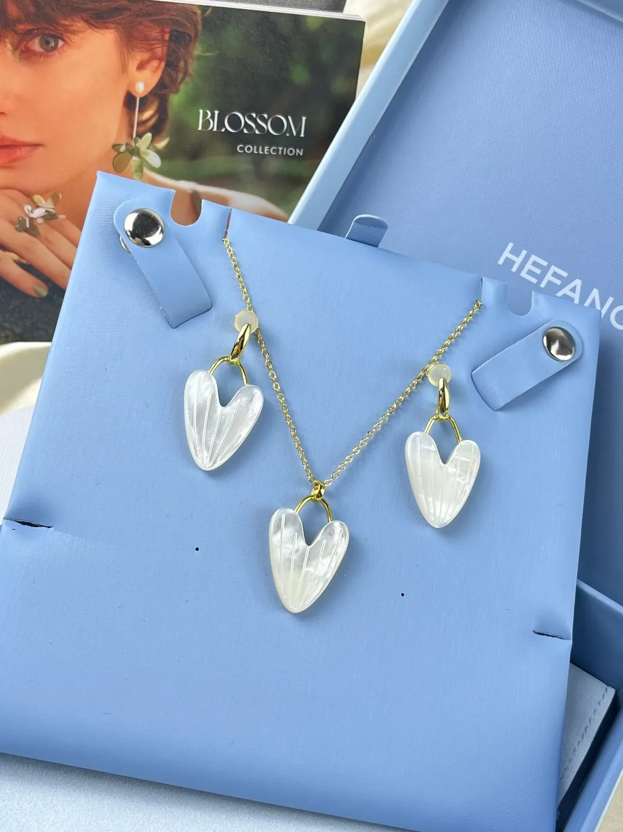 HEFANG White Gold Heart-Shaped Mother-of-Pearl Earrings 9