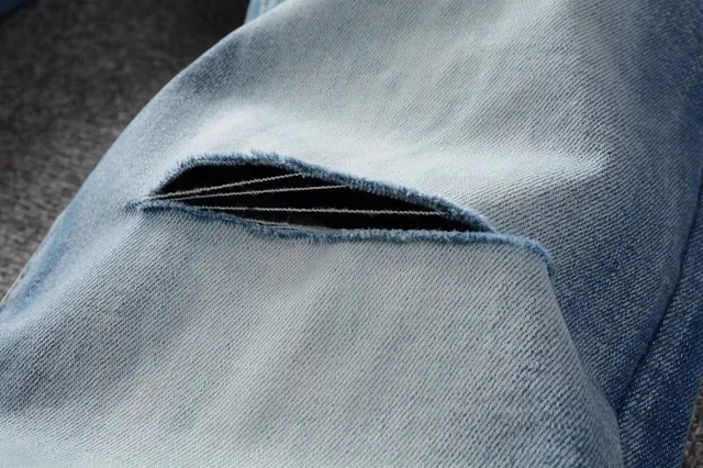 Jeans de lavage clair dégradé slim fit patch brodé 12