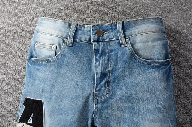 Jeans de lavage clair dégradé slim fit patch brodé 14