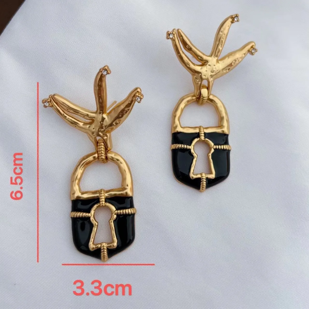 Lock-Shaped Enamel Black and Gold-Tone Bird Motif Earrings 5