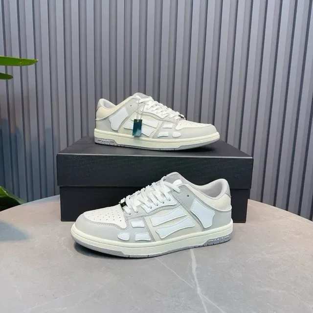 Low-Top Panelled Gray and White Lifestyle Sneakers 3