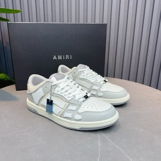 Low-Top Panelled Gray and White Lifestyle Sneakers 4